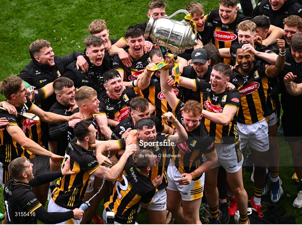 8 June 2025; Kilkenny captain John Donnelly holds the Bob O'Keeffe Cup aloft during the celebrations after victory in the Leinster GAA Senior Hurling Championship final match between Kilkenny and Galway at Croke Park in Dublin. Photo by Piaras Ó Mídheach/Sportsfile