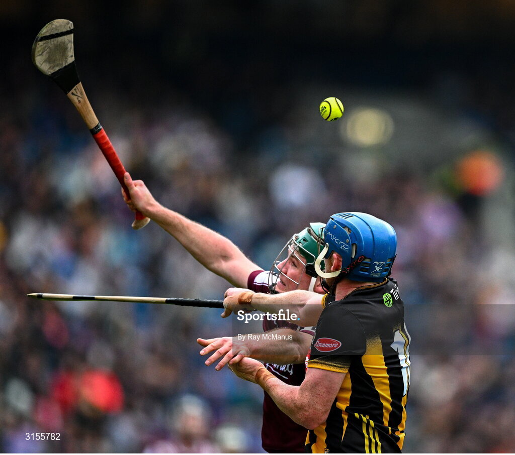 8 June 2025; John Donnelly of Kilkenny and Gavin Lee of Galway both miss a dropping sliotar during the Leinster GAA Senior Hurling Championship final match between Kilkenny and Galway at Croke Park in Dublin. Photo by Ray McManus/Sportsfile