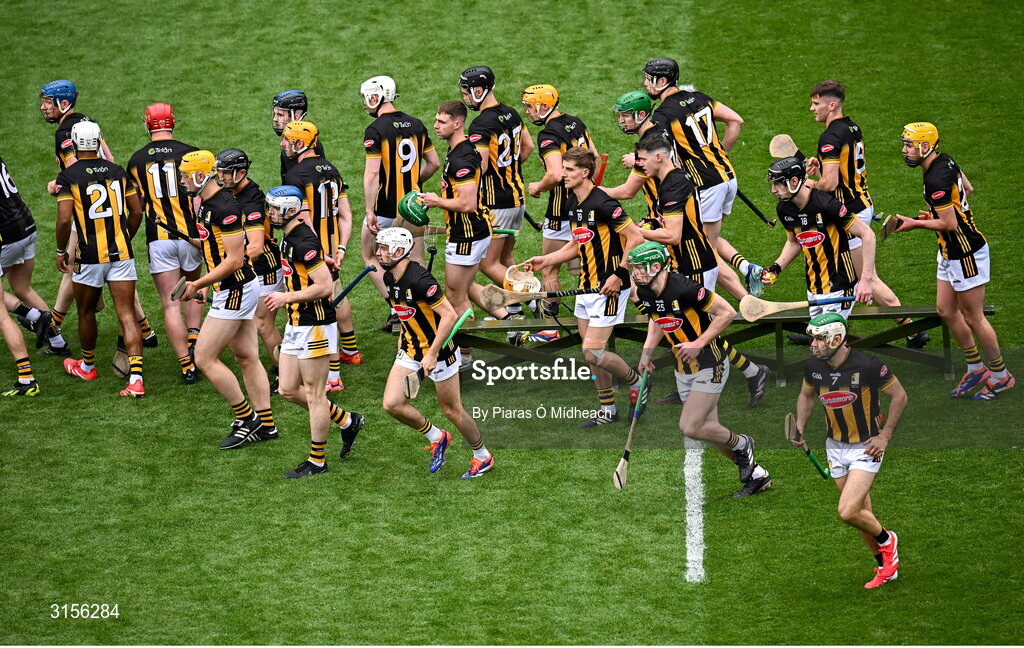 8 June 2025; Kilkenny players break away after the pre-match team photograph before the Leinster GAA Senior Hurling Championship final match between Kilkenny and Galway at Croke Park in Dublin. Photo by Piaras Ó Mídheach/Sportsfile