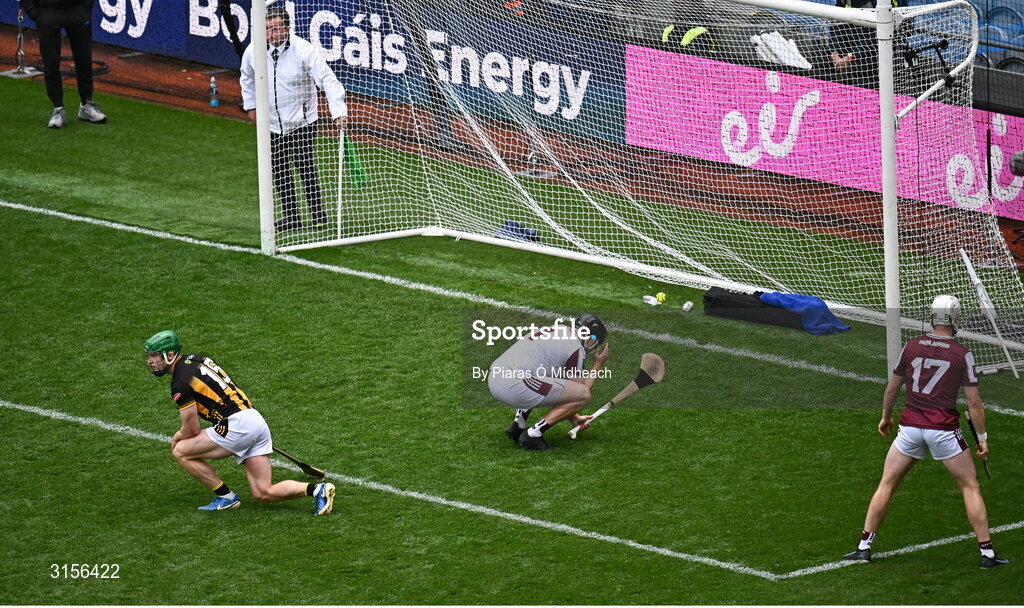 8 June 2025; Galway goalkeeper Darragh Walsh reacts after Kilkenny's third goal during the Leinster GAA Senior Hurling Championship final match between Kilkenny and Galway at Croke Park in Dublin. Photo by Piaras Ó Mídheach/Sportsfile