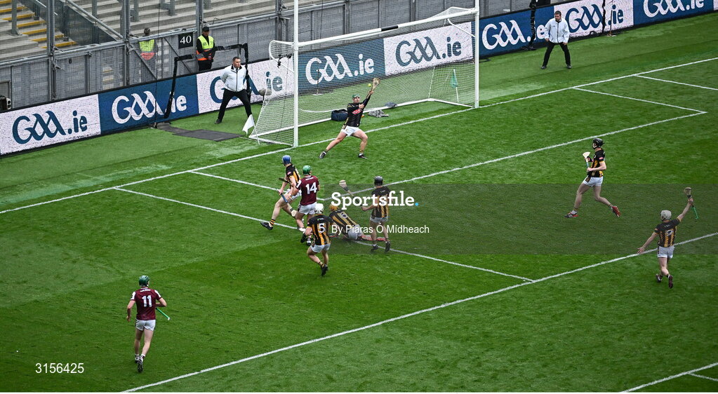 8 June 2025; Brian Concannon of Galway, 14, shoots to score his side's first goal, past Kilkenny goalkeeper Eoin Murphy, during the Leinster GAA Senior Hurling Championship final match between Kilkenny and Galway at Croke Park in Dublin. Photo by Piaras Ó Mídheach/Sportsfile