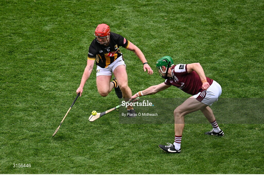 8 June 2025; Cianan Fahy of Galway wins possession ahead of Adrian Mullen of Kilkenny during the Leinster GAA Senior Hurling Championship final match between Kilkenny and Galway at Croke Park in Dublin. Photo by Piaras Ó Mídheach/Sportsfile