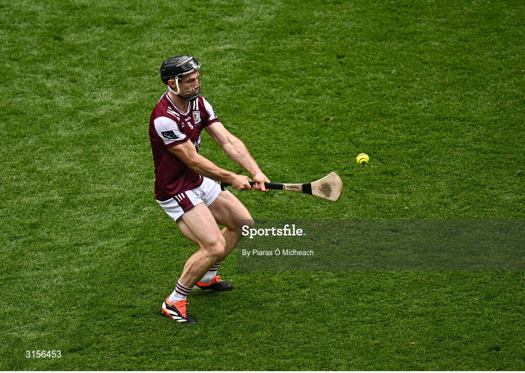 8 June 2025; Seán Linnane of Galway during the Leinster GAA Senior Hurling Championship final match between Kilkenny and Galway at Croke Park in Dublin. Photo by Piaras Ó Mídheach/Sportsfile