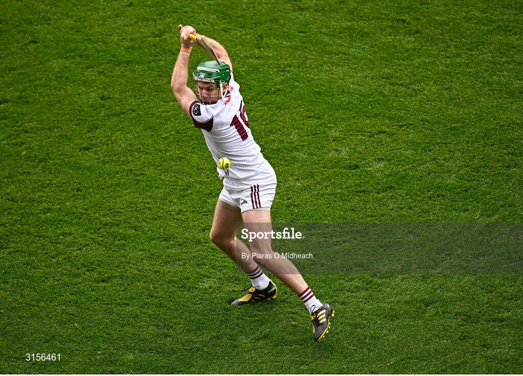 8 June 2025; Galway goalkeeper Éanna Murphy during the Leinster GAA Senior Hurling Championship final match between Kilkenny and Galway at Croke Park in Dublin. Photo by Piaras Ó Mídheach/Sportsfile