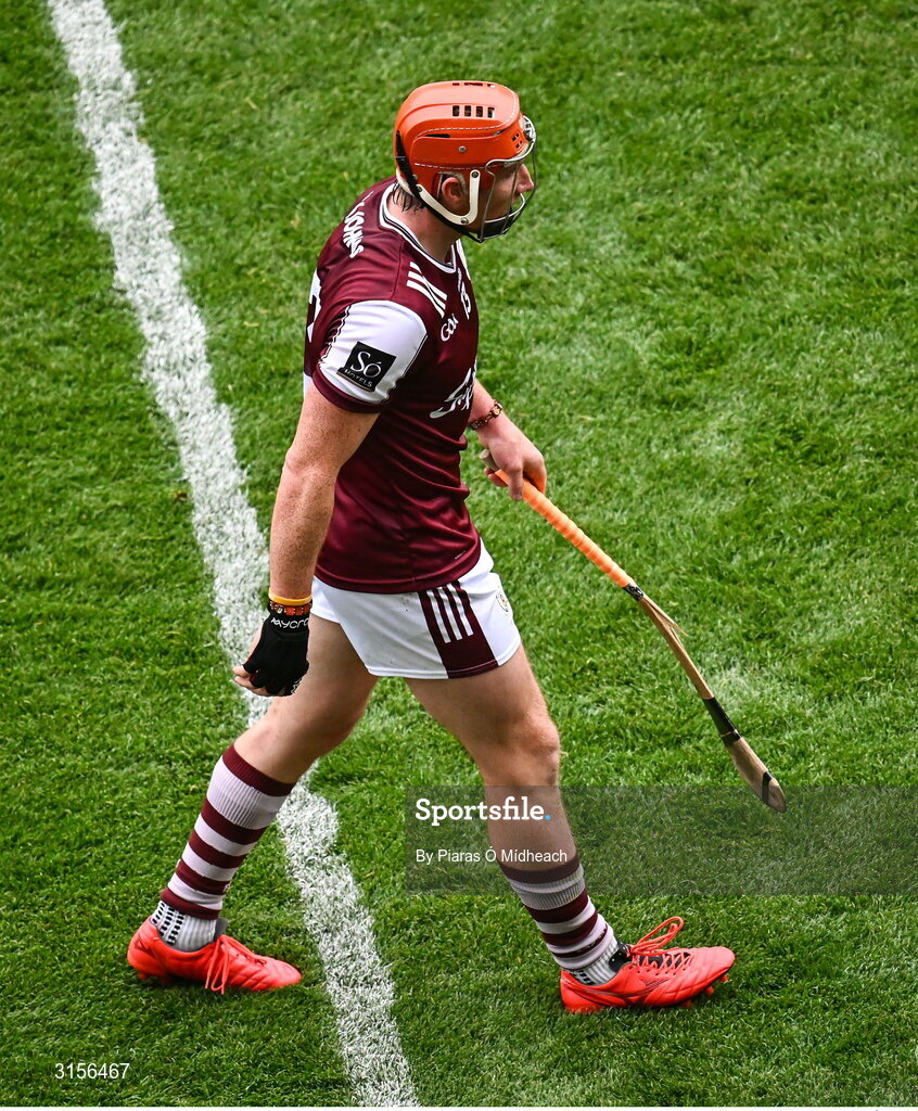 8 June 2025; Conor Whelan of Galway after breaking his hurl during the Leinster GAA Senior Hurling Championship final match between Kilkenny and Galway at Croke Park in Dublin. Photo by Piaras Ó Mídheach/Sportsfile