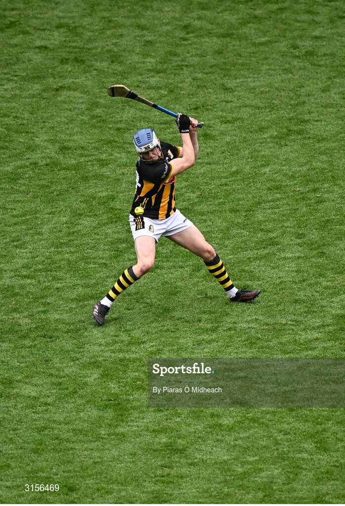 8 June 2025; TJ Reid of Kilkenny takes a free during the Leinster GAA Senior Hurling Championship final match between Kilkenny and Galway at Croke Park in Dublin. Photo by Piaras Ó Mídheach/Sportsfile