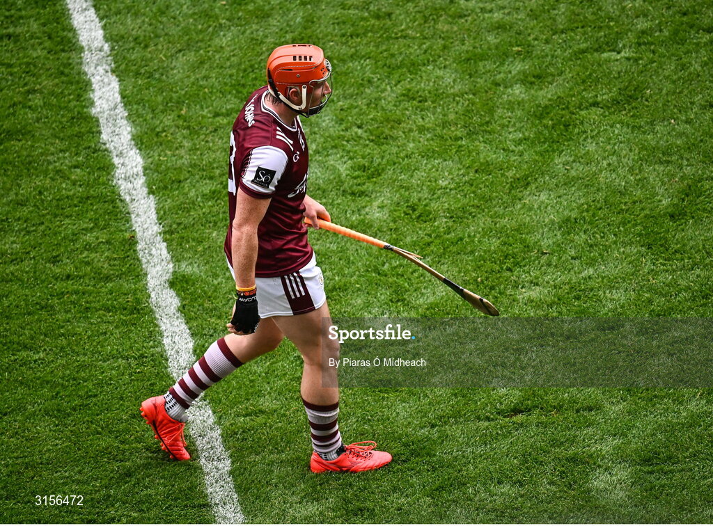 8 June 2025; Conor Whelan of Galway after breaking his hurl during the Leinster GAA Senior Hurling Championship final match between Kilkenny and Galway at Croke Park in Dublin. Photo by Piaras Ó Mídheach/Sportsfile