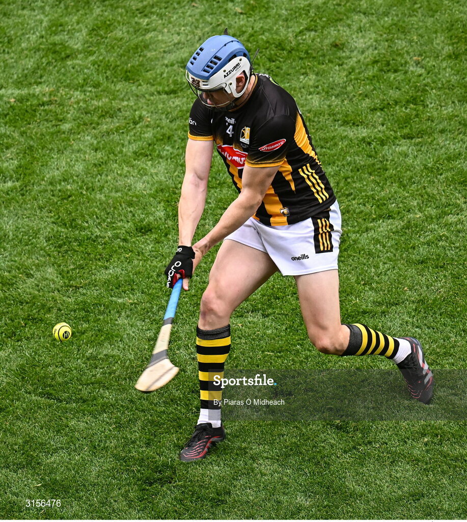 8 June 2025; TJ Reid of Kilkenny takes a free during the Leinster GAA Senior Hurling Championship final match between Kilkenny and Galway at Croke Park in Dublin. Photo by Piaras Ó Mídheach/Sportsfile