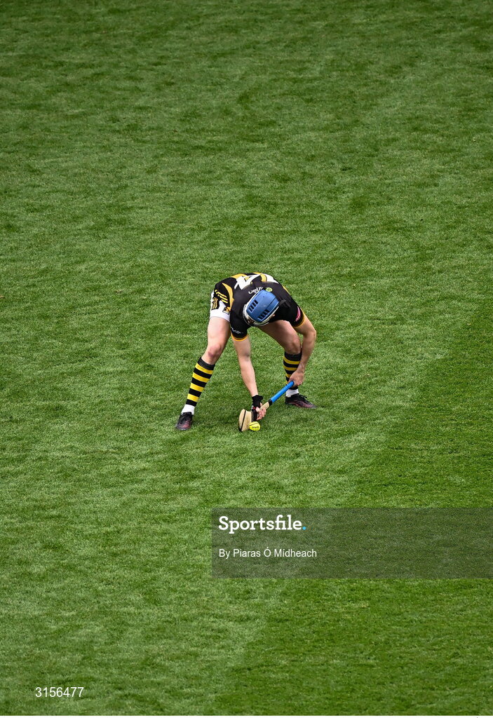 8 June 2025; TJ Reid of Kilkenny prepares to take a free during the Leinster GAA Senior Hurling Championship final match between Kilkenny and Galway at Croke Park in Dublin. Photo by Piaras Ó Mídheach/Sportsfile