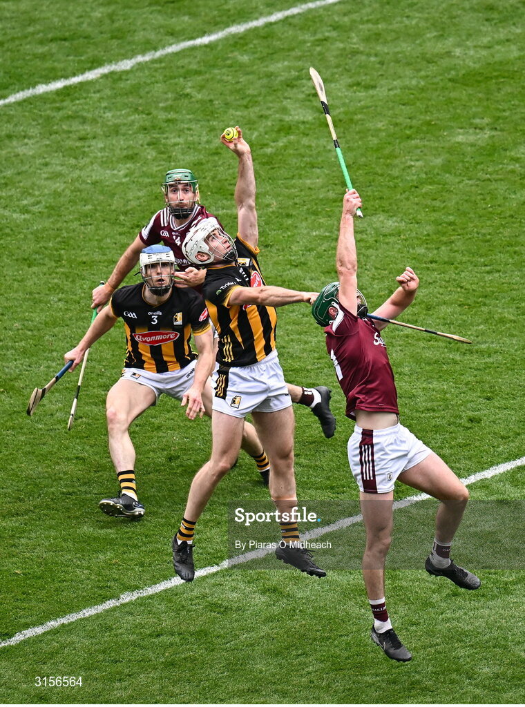 8 June 2025; Mikey Carey of Kilkenny wins possession ahead of Cathal Mannion of Galway, right, during the Leinster GAA Senior Hurling Championship final match between Kilkenny and Galway at Croke Park in Dublin. Photo by Piaras Ó Mídheach/Sportsfile