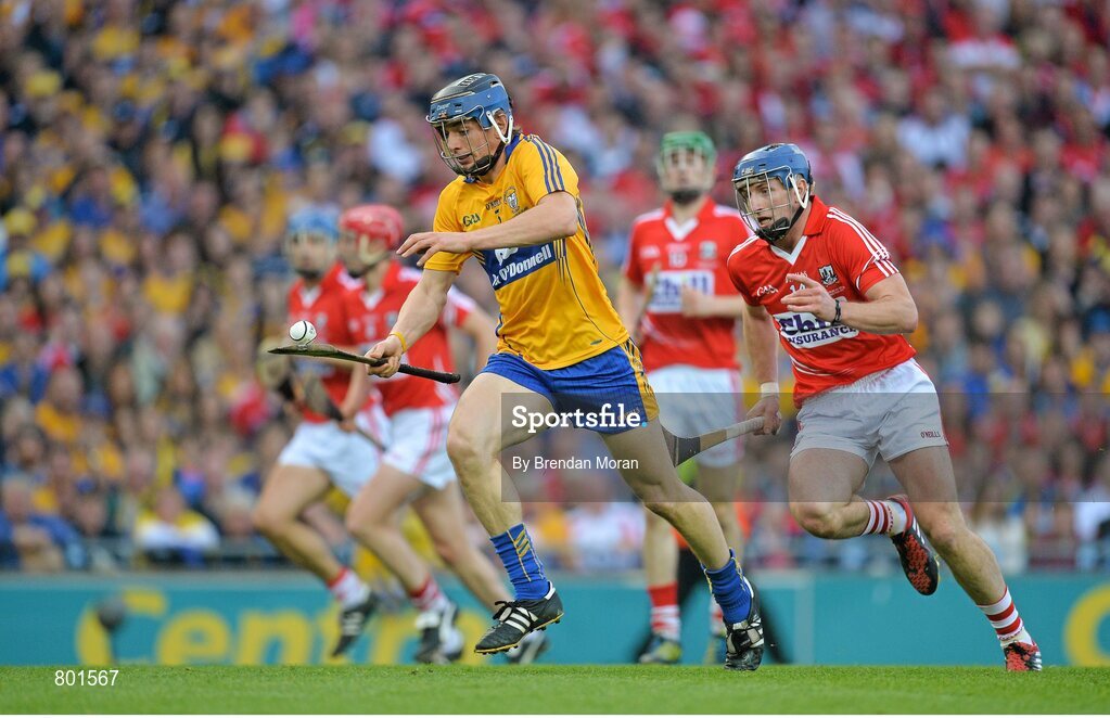 28 September 2013; David McInerney, Clare, in action against Patrick Horgan, Cork. GAA Hurling All-Ireland Senior Championship Final Replay, Cork v Clare, Croke Park, Dublin. Picture credit: Brendan Moran / SPORTSFILE