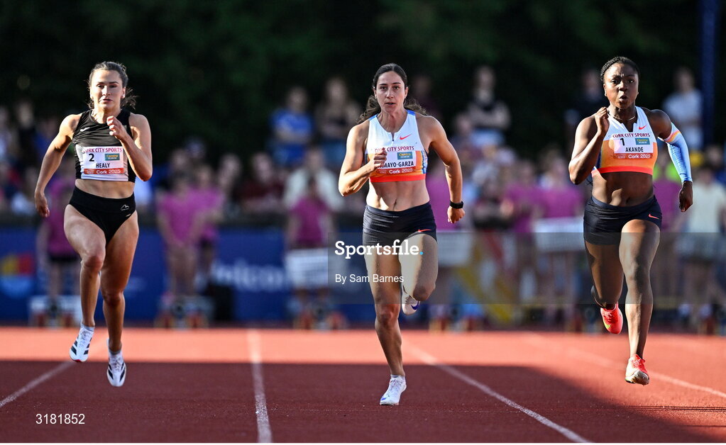 9 July 2025; Cecilia Tamayo-Garza of Mexico, centre, competes alongside Phil Healy of Ireland, left, and Mabel Akande of Great Britain in the Centra Women's 100m during the Cork City Sports meet at MTU Arena in Cork. Photo by Sam Barnes/Sportsfile