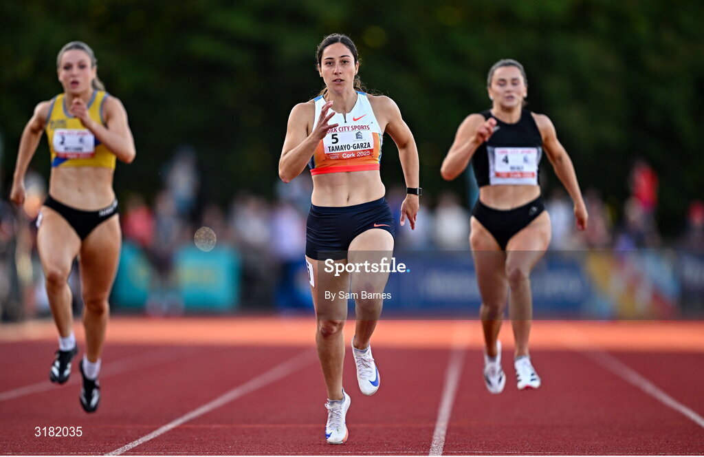 9 July 2025; Cecilia Tamayo-Garza of Mexico, centre, on her way to winning the Bridgewater Construction Women's 200m, alongside Phil Healy of Ireland, right, and Rachel McCann of Ireland during the Cork City Sports meet at MTU Arena in Cork. Photo by Sam Barnes/Sportsfile