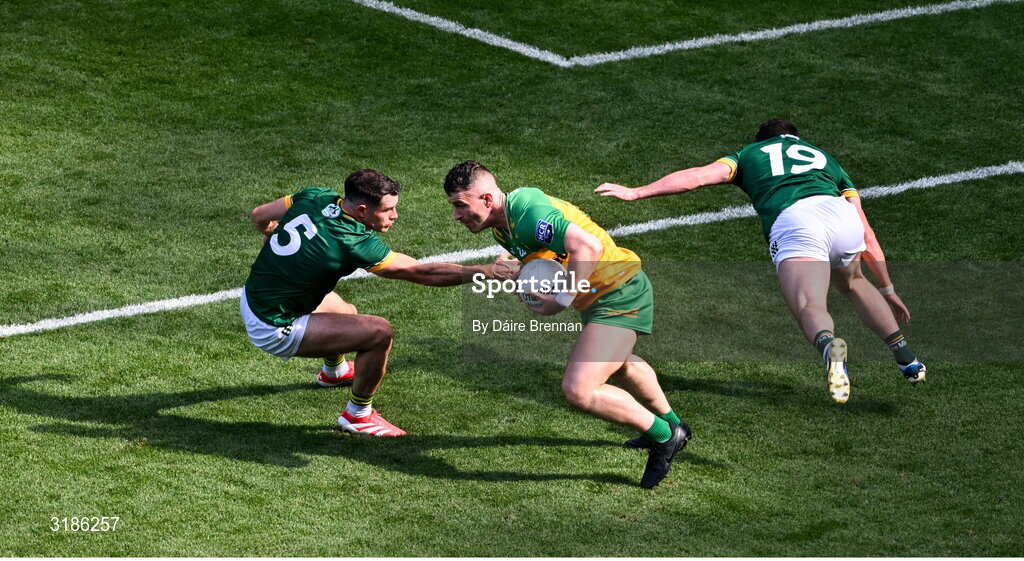 13 July 2025; Patrick McBrearty of Donegal in action against Donal Keogan, left, and James McEntee of Meath during the GAA Football All-Ireland Senior Championship semi-final match between Meath and Donegal at Croke Park in Dublin. Photo by Daire Brennan/Sportsfile