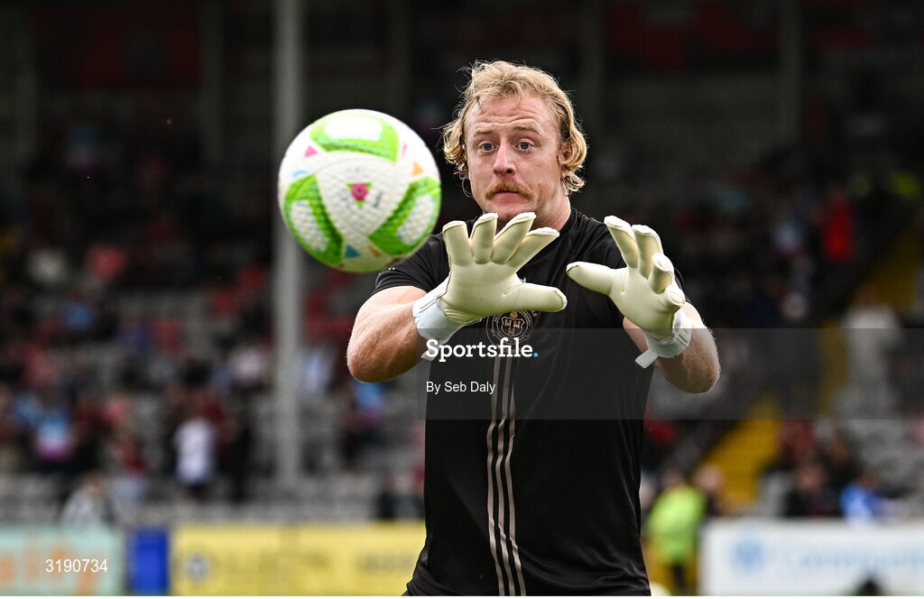 18 July 2025; Bohemians goalkeeper James Talbot before the Sports Direct Men’s FAI Cup second round match between Killester Donnycarney and Bohemians at Dalymount Park in Dublin. Photo by Seb Daly/Sportsfile