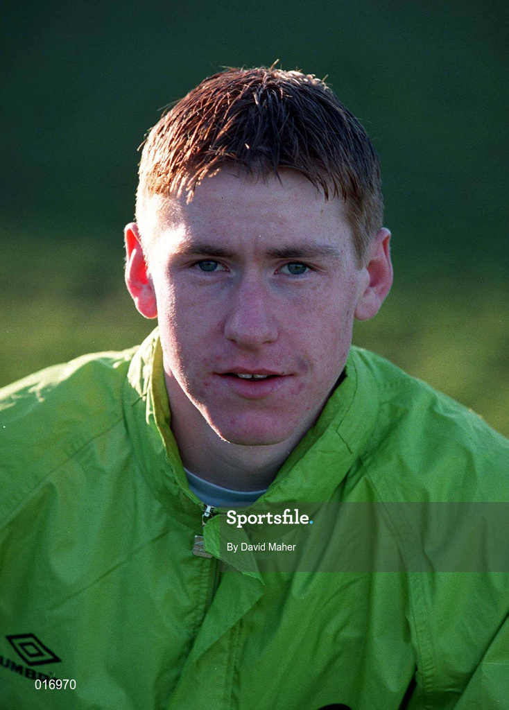 21 January 1999; Bryan McCrystal during a Republic of Ireland U17's training session at St. Fintans School in Sutton, Dublin. Photo by David Maher/Sportsfile