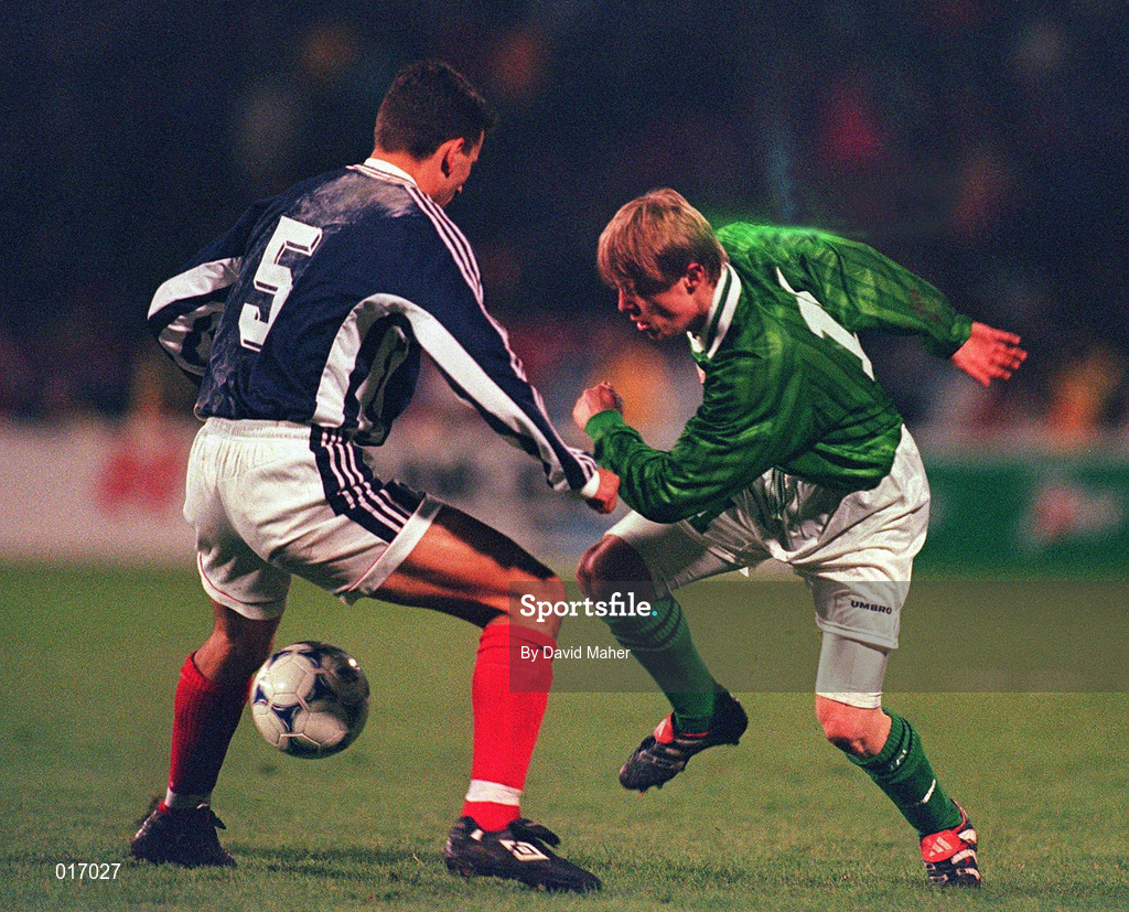 18 November 1998; Damien Duff of Republic of Ireland in action against Miroslav Duki? of Yugoslavia during the UEFA Euro 2000 Group 8 Qualifier between Yugoslavia and Republic of Ireland at the Red Star Stadium, in Belgrade, Yugoslavia. Photo by David Maher/Sportsfile