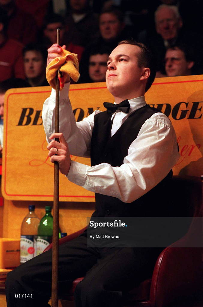 24 March 1998; Fergal O'Brien during his Round 1 match against Peter Ebdon of England on Day 1 of the Benson and Hedges Irish Masters Snooker at Goffs in Kill, Kildare. Photo by Matt Browne/Sportsfile