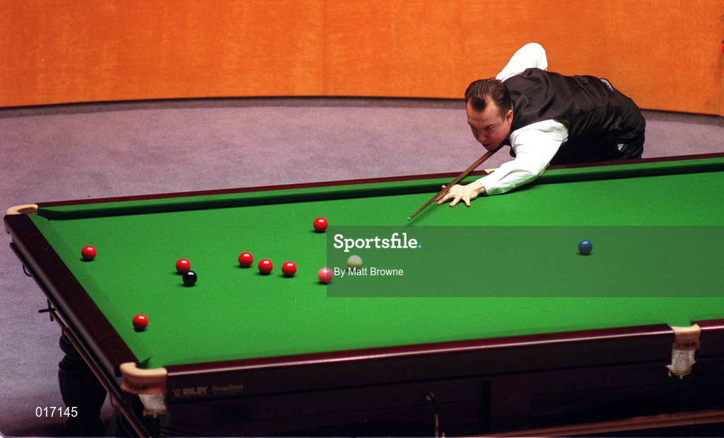 24 March 1998; Fergal O'Brien pots a pink during his Round 1 match against Peter Ebdon of England on Day 1 of the Benson and Hedges Irish Masters Snooker at Goffs in Kill, Kildare. Photo by Matt Browne/Sportsfile