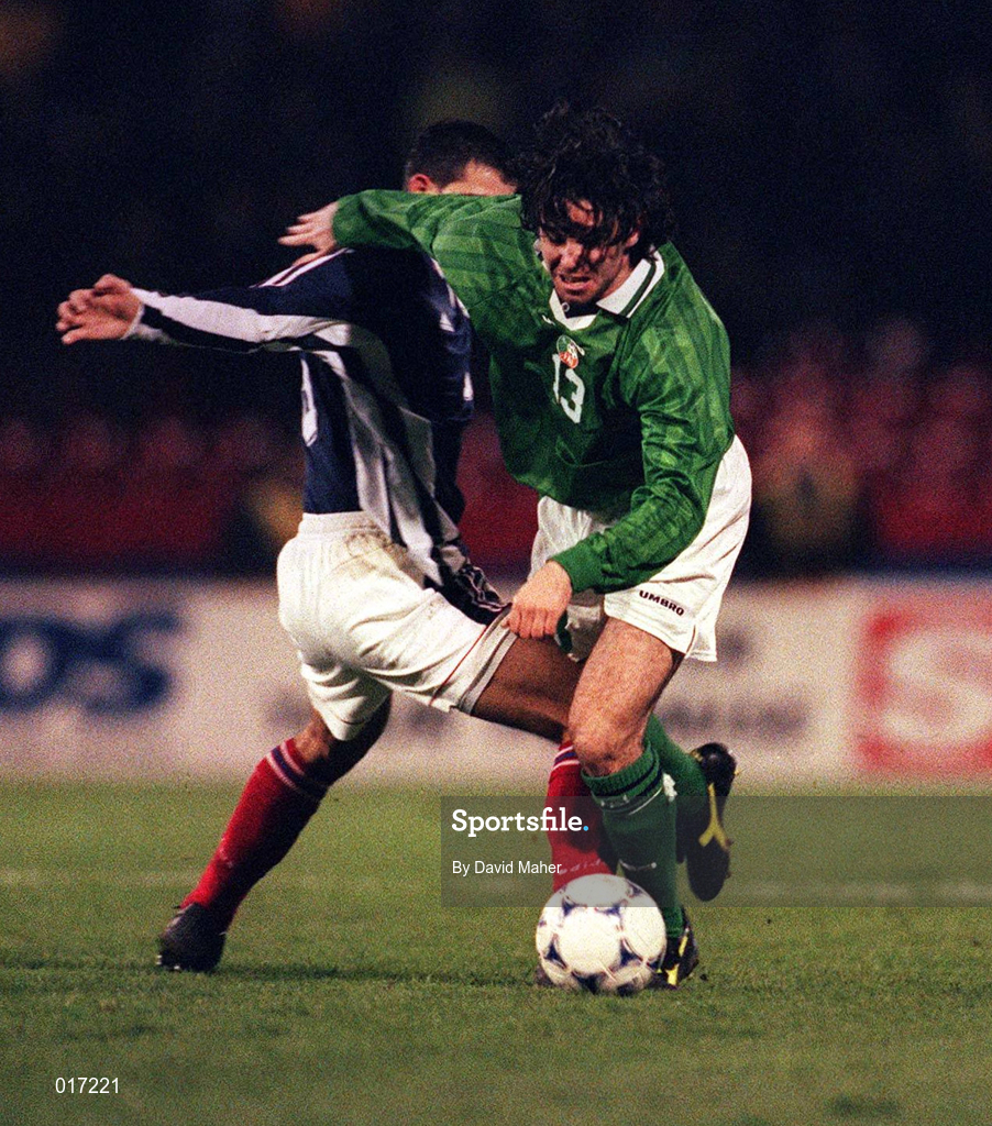 18 November 1998; Keith O'Neill of Republic of Ireland is action during the UEFA Euro 2000 Group 8 Qualifier between Yugoslavia and Republic of Ireland at the Red Star Stadium, in Belgrade, Yugoslavia. Photo by David Maher/Sportsfile