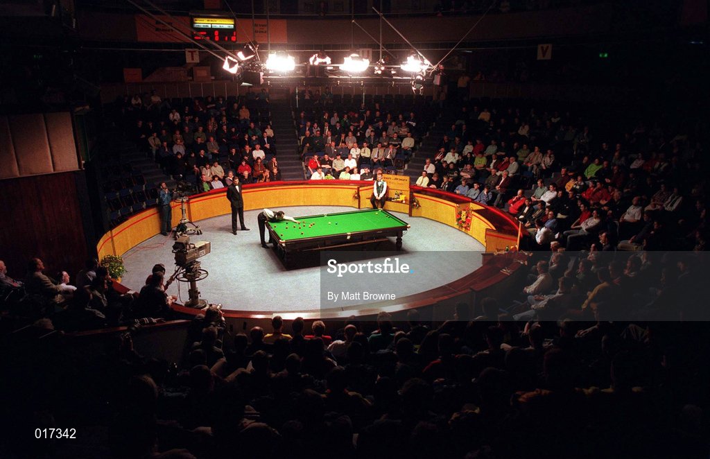 24 March 1998; Fergal O'Brien during his Round 1 match against Peter Ebdon of England on Day 1 of the Benson and Hedges Irish Masters Snooker at Goffs in Kill, Kildare. Photo by Matt Browne/Sportsfile