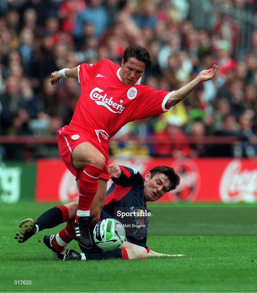 31 July 1998; Oyvind Leonhardsen of Liverpool is tackled by Martin Russell of St Patrick's Athletic during the Carlsberg Trophy match between St Patrick's Athletic and Liverpool at Lansdowne Road in Dublin. Photo by Matt Browne/Sportsfile