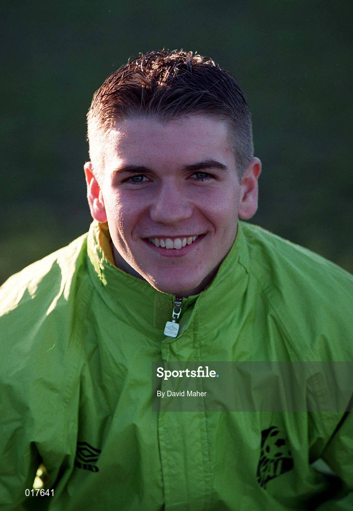 21 January 1999; Shaun Byrne during a Republic of Ireland U17's training session at St. Fintans School in Sutton, Dublin. Photo by David Maher/Sportsfile