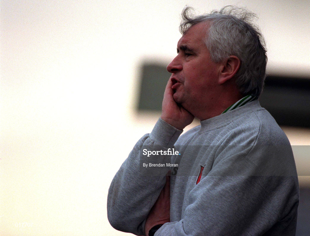 14 December 1997; Dundalk coach Tommy Connolly during the Harp Lager National League Premier Division match between Bohemians and Dundalk at Dalymount Park in Dublin. Photo by Brendan Moran/Sportsfile.