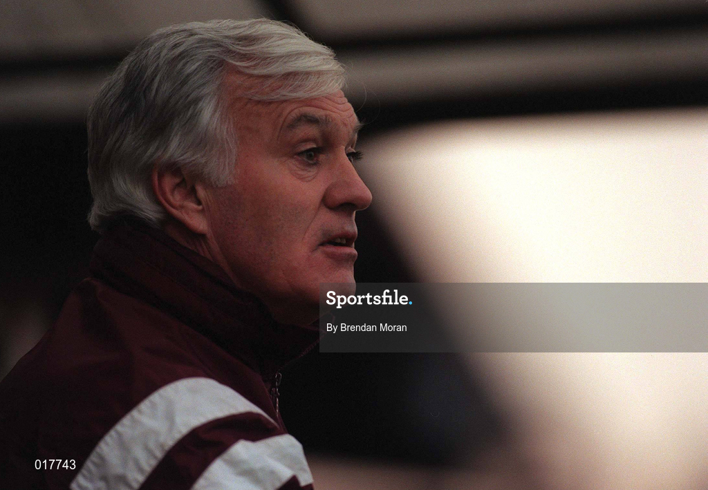 14 December 1997; Bohemians manager Turlough O'Connor during the Harp Lager National League Premier Division match between Bohemians and Dundalk at Dalymount Park in Dublin. Photo by Brendan Moran/Sportsfile.
