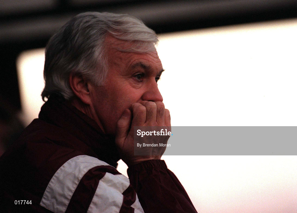 14 December 1997; Bohemians manager Turlough O'Connor during the Harp Lager National League Premier Division match between Bohemians and Dundalk at Dalymount Park in Dublin. Photo by Brendan Moran/Sportsfile.