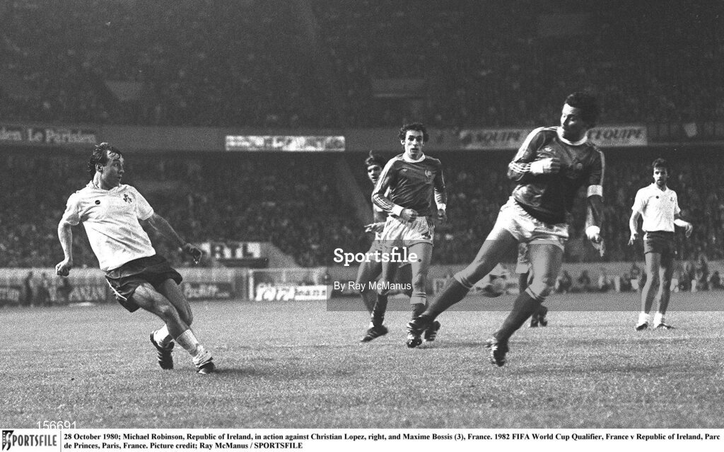 28 October 1980; Michael Robinson, Republic of Ireland, in action against Christian Lopez, right, and Maxime Bossis (3), France. 1982 FIFA World Cup Qualifier, France v Republic of Ireland, Parc de Princes, Paris, France. Picture credit; Ray McManus / SPORTSFILE