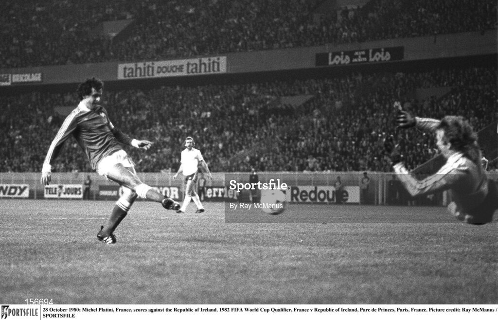 28 October 1980; Michel Platini, France, scores against the Republic of Ireland. 1982 FIFA World Cup Qualifier, France v Republic of Ireland, Parc de Princes, Paris, France. Picture credit; Ray McManus / SPORTSFILE