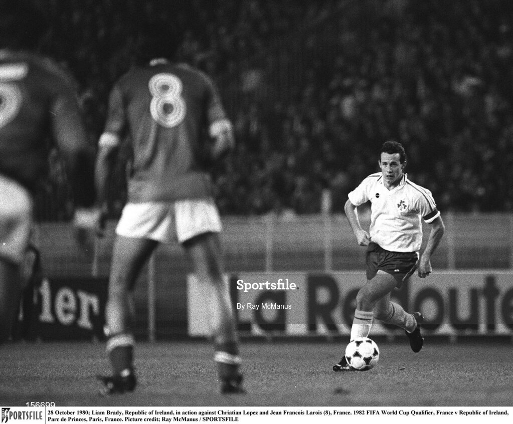 28 October 1980; Liam Brady, Republic of Ireland, in action against Chriatian Lopez and Jean Francois Larois (8), France. 1982 FIFA World Cup Qualifier, France v Republic of Ireland, Parc de Princes, Paris, France. Picture credit; Ray McManus / SPORTSFILE