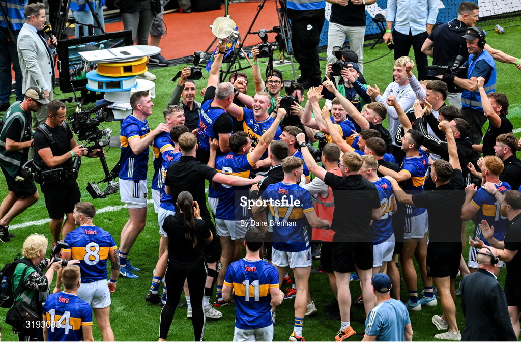 20 July 2025; Tipperary manager Liam Cahill lifts the Liam MacCarthy cup after the GAA Hurling All-Ireland Senior Championship final match between Cork and Tipperary at Croke Park in Dublin. Photo by Daire Brennan/Sportsfile