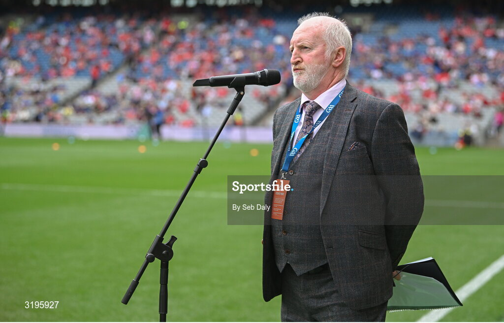 20 July 2025; MC Mac Dara Mac Donncha introduces the 2000 All-Ireland winning Kilkenny hurling jubilee team who were honoured before the GAA Hurling All-Ireland Senior Championship final match between Cork and Tipperary at Croke Park in Dublin. Photo by Seb Daly/Sportsfile