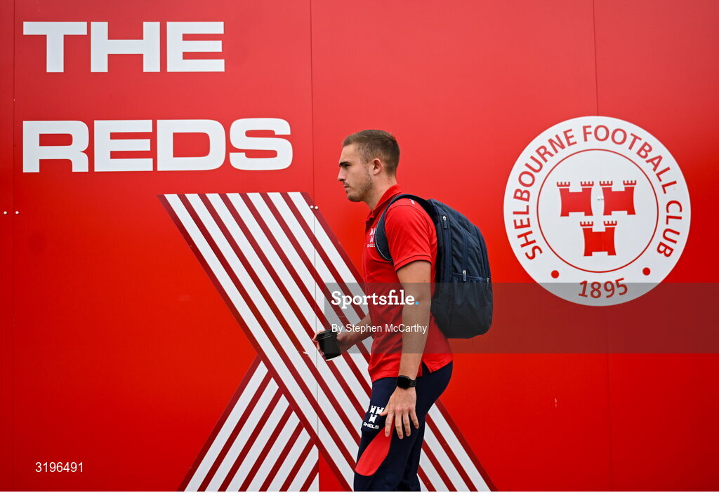 23 July 2025; Evan Caffrey of Shelbourne arrives before the UEFA Champions League Second Qualifying Round first leg match between Shelbourne and Qarabag FK at Tolka Park in Dublin. Photo by Stephen McCarthy/Sportsfile