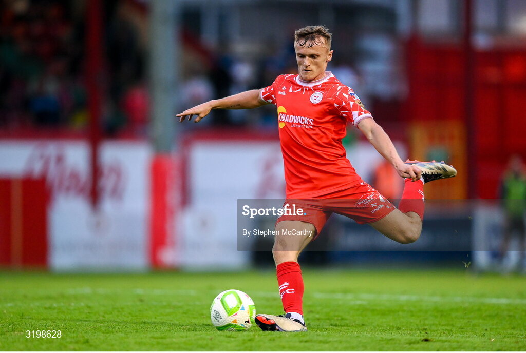 23 July 2025; JJ Lunney of Shelbourne during the UEFA Champions League Second Qualifying Round first leg match between Shelbourne and Qarabag FK at Tolka Park in Dublin. Photo by Stephen McCarthy/Sportsfile