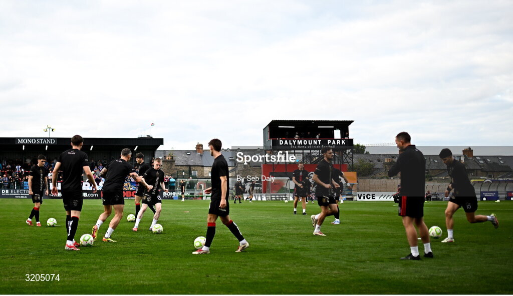 1 August 2025; Bohemians players warm-up before the SSE Airtricity Men's Premier Division match between Bohemians and Drogheda United at Dalymount Park in Dublin. Photo by Seb Daly/Sportsfile