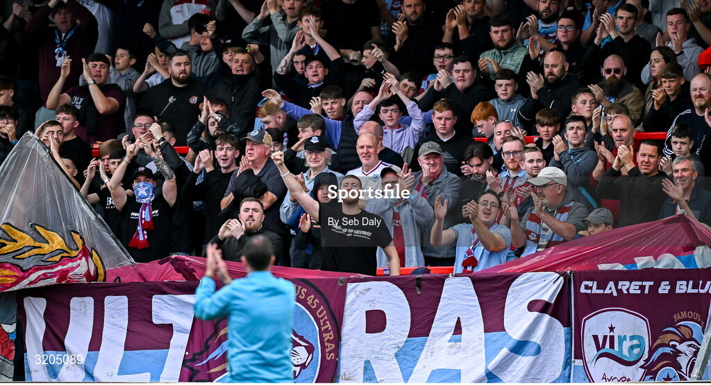 1 August 2025; Drogheda United players before the SSE Airtricity Men's Premier Division match between Bohemians and Drogheda United at Dalymount Park in Dublin. Photo by Seb Daly/Sportsfile