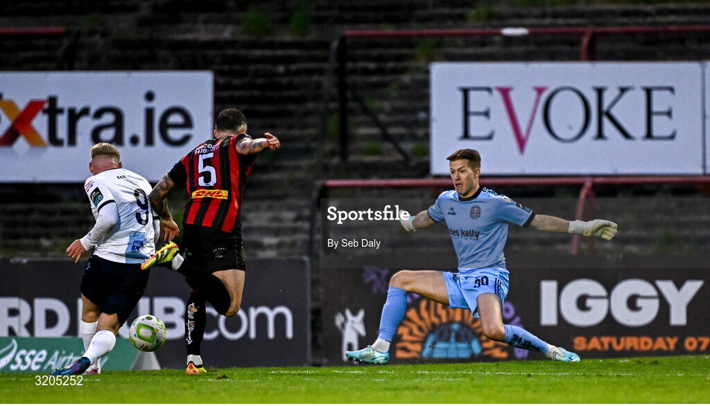 1 August 2025; Josh Thomas of Drogheda United scores his side's first goal during the SSE Airtricity Men's Premier Division match between Bohemians and Drogheda United at Dalymount Park in Dublin. Photo by Seb Daly/Sportsfile
