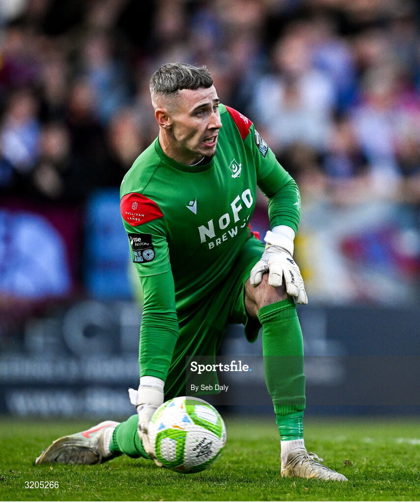 1 August 2025; Drogheda United goalkeeper Luke Dennison during the SSE Airtricity Men's Premier Division match between Bohemians and Drogheda United at Dalymount Park in Dublin. Photo by Seb Daly/Sportsfile