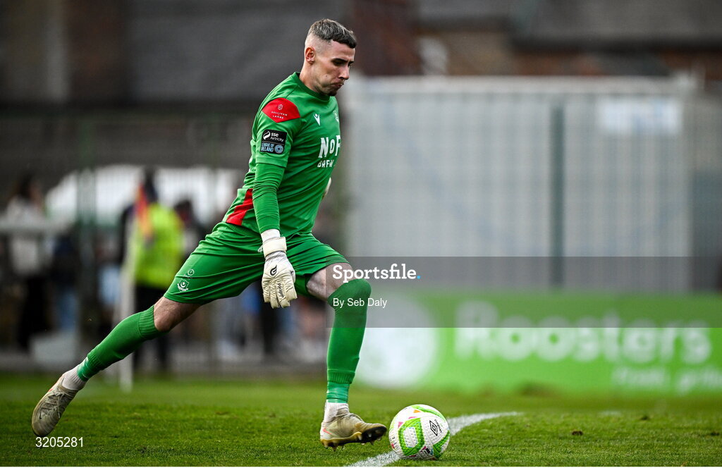 1 August 2025; Drogheda United goalkeeper Luke Dennison during the SSE Airtricity Men's Premier Division match between Bohemians and Drogheda United at Dalymount Park in Dublin. Photo by Seb Daly/Sportsfile