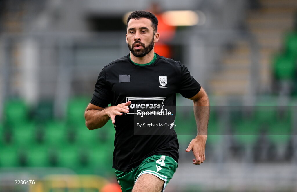 3 August 2025; Roberto Lopes of Shamrock Rovers warms up wearing the jersey of Templeogue United’s over 35’s in support of the O’Neill family before the SSE Airtricity Men's Premier Division match between Shamrock Rovers and Derry City at Tallaght Stadium in Dublin.  Photo by Stephen McCarthy/Sportsfile