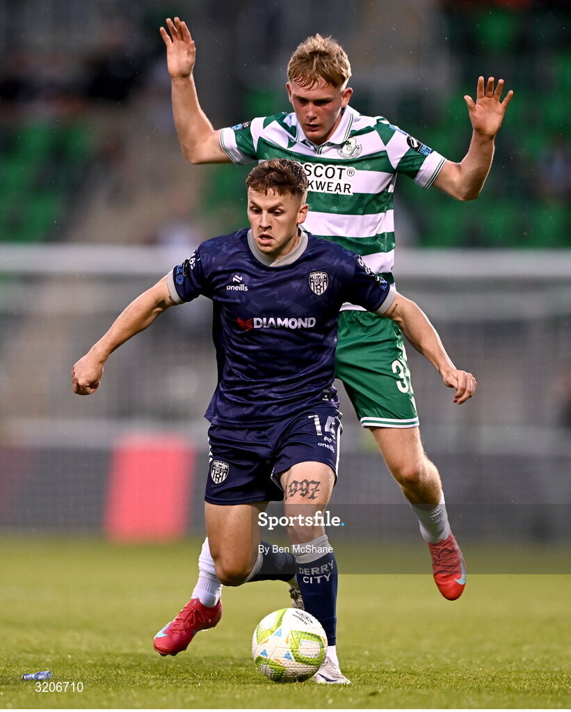 3 August 2025; Ben Doherty of Derry City in action against Michael Noonan of Shamrock Rovers during the SSE Airtricity Men's Premier Division match between Shamrock Rovers and Derry City at Tallaght Stadium in Dublin.  Photo by Ben McShane/Sportsfile