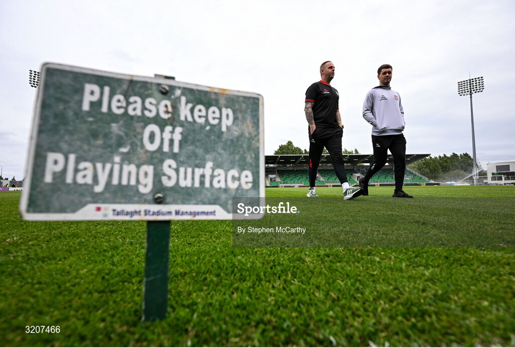 3 August 2025; Derry City goalkeeping coach Anthony Fennelly and goalkeeper Brian Maher, right, before the SSE Airtricity Men's Premier Division match between Shamrock Rovers and Derry City at Tallaght Stadium in Dublin.  Photo by Stephen McCarthy/Sportsfile