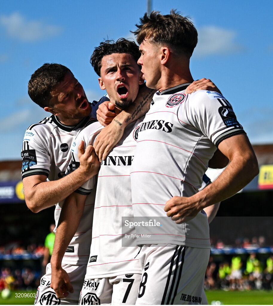 9 August 2025; Connor Parsons of Bohemians, centre, celebrates with team-mates Adam McDonnell, left, and Dayle Rooney after scoring their side's first goal during the SSE Airtricity Men's Premier Division match between Shelbourne and Bohemians at Tolka Park in Dublin. Photo by Tyler Miller/Sportsfile