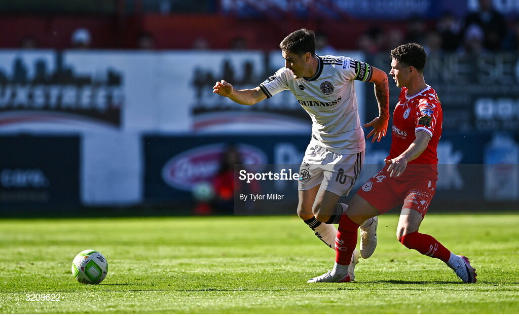 9 August 2025; Dawson Devoy of Bohemians in action against Ali Coote of Shelbourne during the SSE Airtricity Men's Premier Division match between Shelbourne and Bohemians at Tolka Park in Dublin. Photo by Tyler Miller/Sportsfile