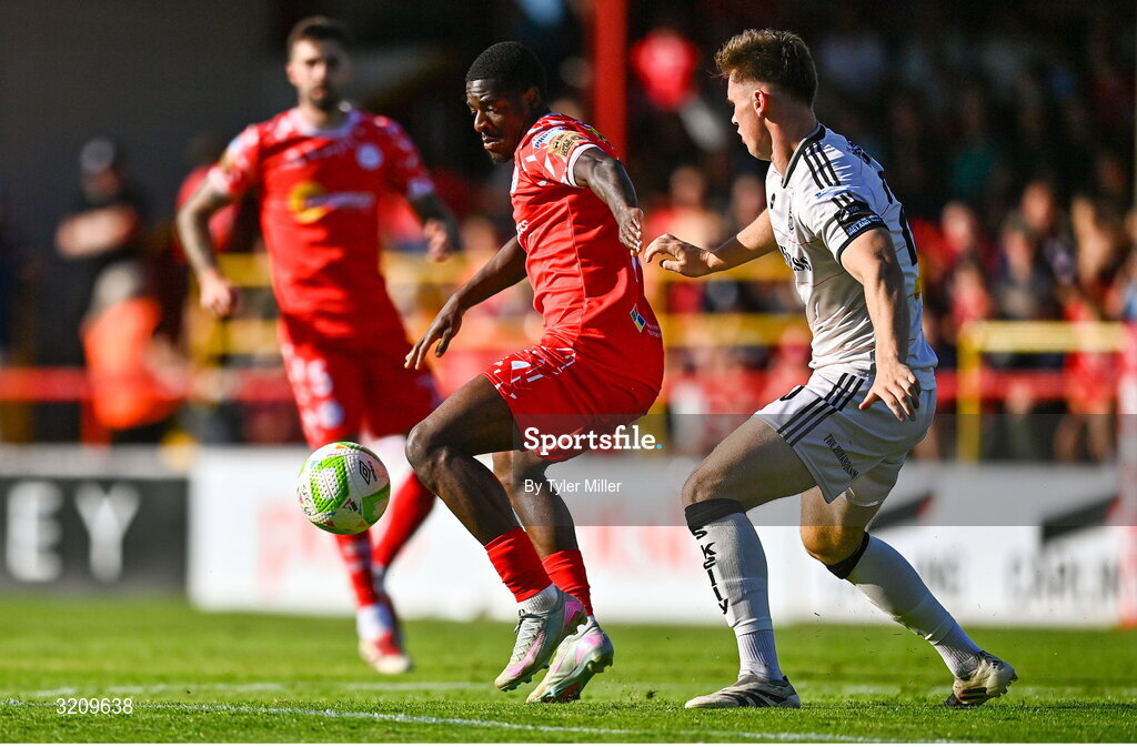 9 August 2025; Mipo Odubeko of Shelbourne in action against Leigh Kavanagh of Bohemians during the SSE Airtricity Men's Premier Division match between Shelbourne and Bohemians at Tolka Park in Dublin. Photo by Tyler Miller/Sportsfile