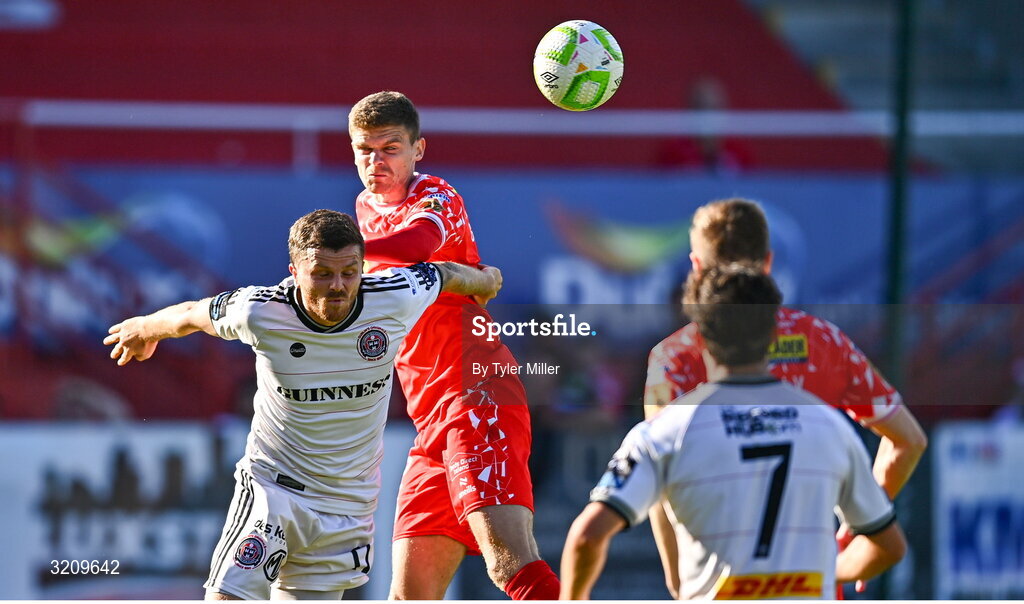 9 August 2025; Adam McDonnell of Bohemians in action against Sean Gannon of Shelbourne during the SSE Airtricity Men's Premier Division match between Shelbourne and Bohemians at Tolka Park in Dublin. Photo by Tyler Miller/Sportsfile