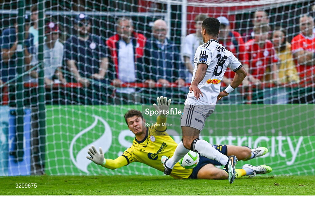 9 August 2025; Douglas James-Taylor of Bohemians has a late shot on goal saved by Shelbourne goalkeeper Wessel Speel during the SSE Airtricity Men's Premier Division match between Shelbourne and Bohemians at Tolka Park in Dublin. Photo by Tyler Miller/Sportsfile